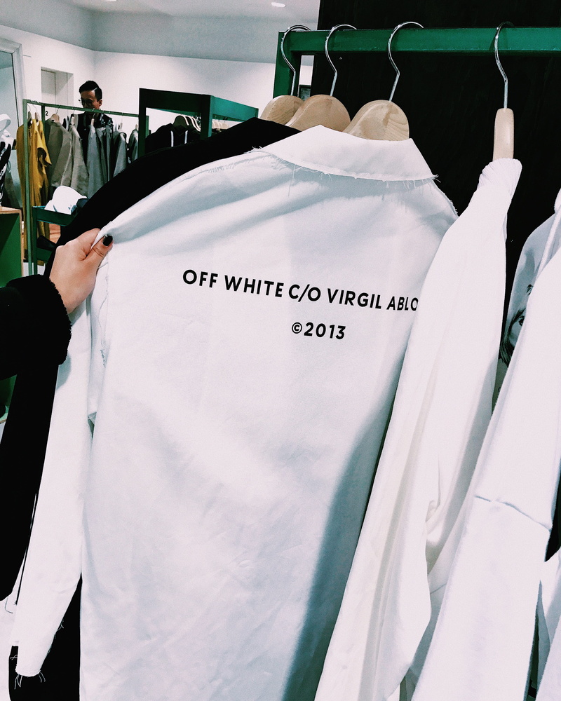 western script, uniform, mannequin, day, clothing store, b2c, people, japan, fashion, text, coathanger, 2K, clothing, tokyo, business, retail, indoors
