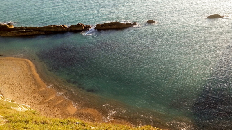 durdle door, wareham, beach, rock - object, nature, outdoors, water, sea, non-urban scene, rock, day, turquoise colored, 2K, tranquil scene, coast, high angle view