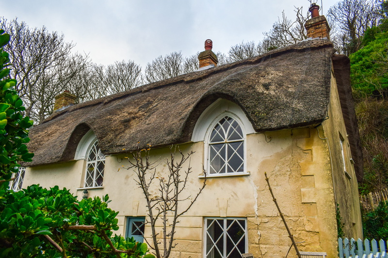 country, outdoors, built structure, arch, roof, dorset, no people, 5K, building exterior, residential district, sky, old, home, low angle view, architecture