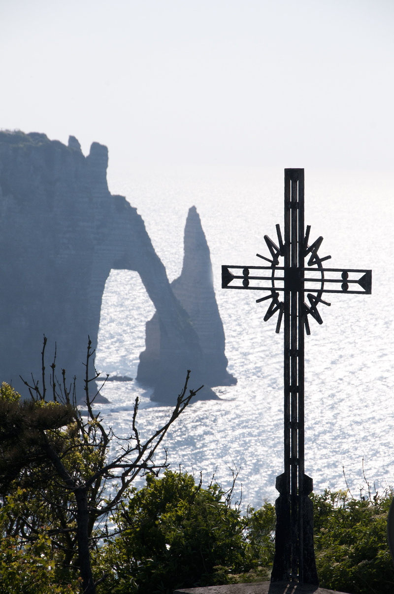 crucifix, beauty in nature, no people, plant, etretat, hollow needle, place of worship, religion, outdoors, nature, cliff, sea, cross, sky, day, symbol