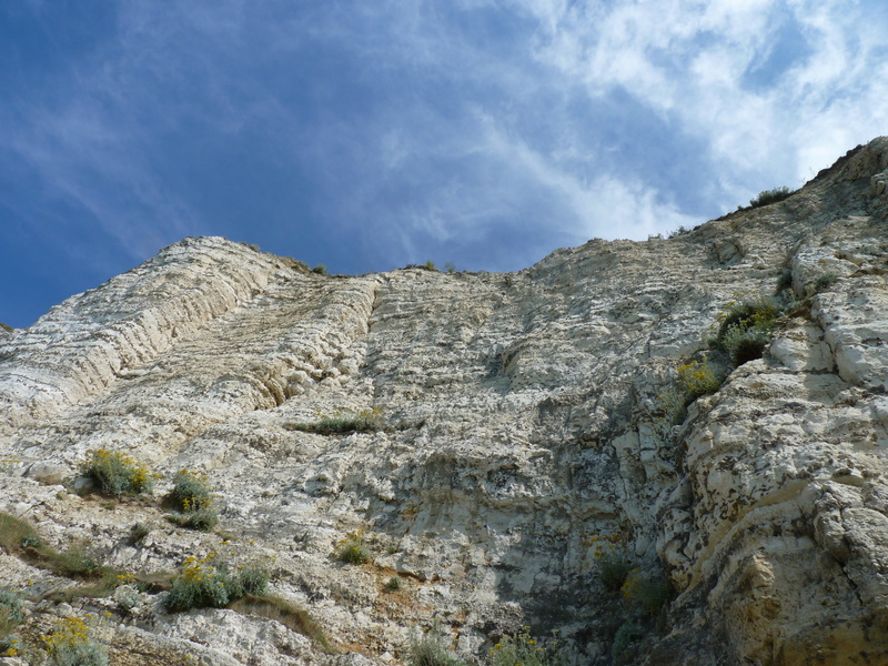 no people, rock - object, formation, beauty in nature, non-urban scene, mountain range, physical geography, low angle view, 4K, eroded, arid climate, tranquil scene