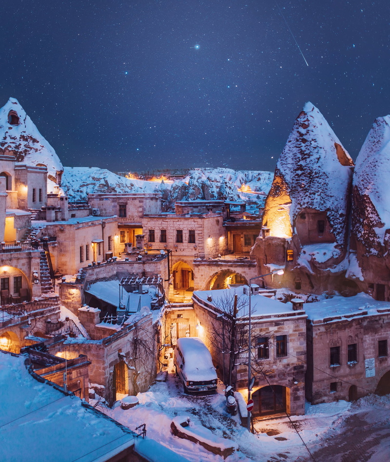 rooftops, snow, cityscape, building, 720P, old building, city, stars, winter, architecture, lights, car, house, Cappadocia, night, clear sky, Turkey
