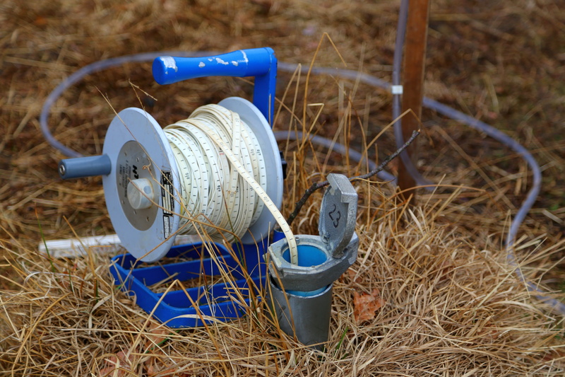 Groundwater, research, Water, day, water gauge, outdoors, white, agriculture, chain, 5K, gray, straw, reel, land, nature, level, scale, rope, analysis