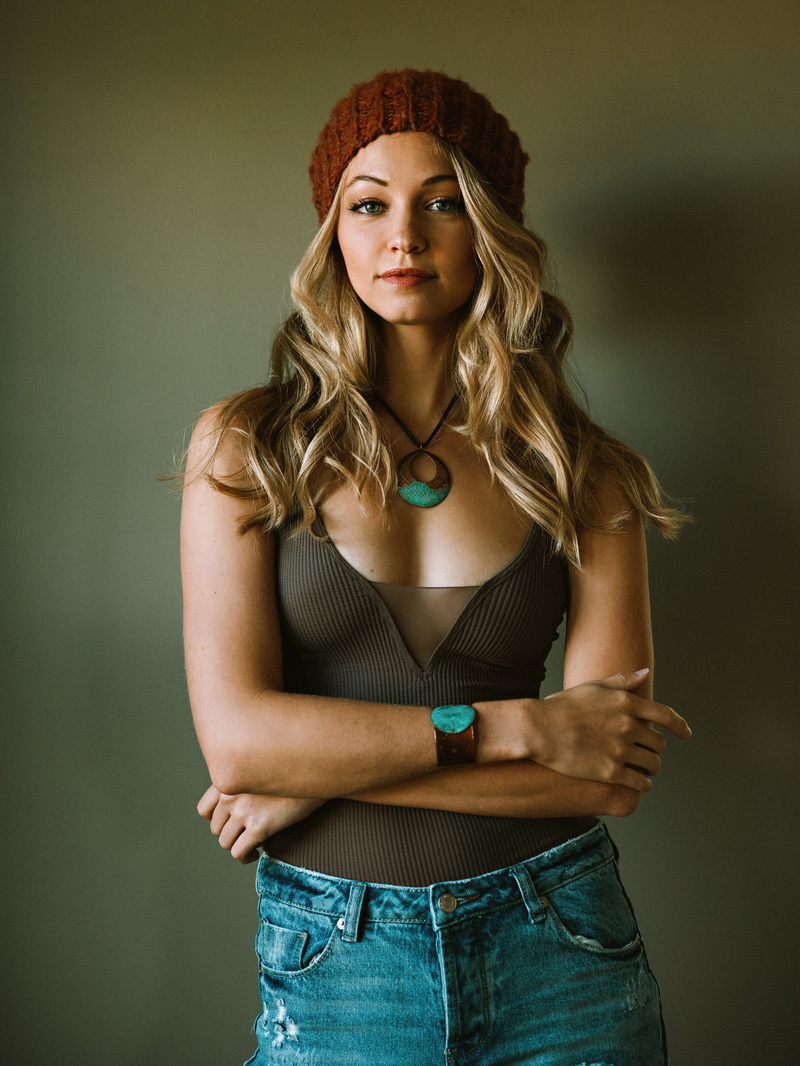 women, blonde, women indoors, cleavage, jeans, simple background, toque, 1080P, arms crossed, long hair