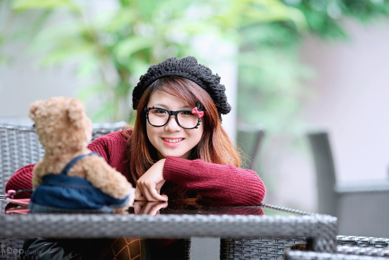 women with glasses, redhead, Asian, sitting, smiling, 1080P, dyed hair, toque, women