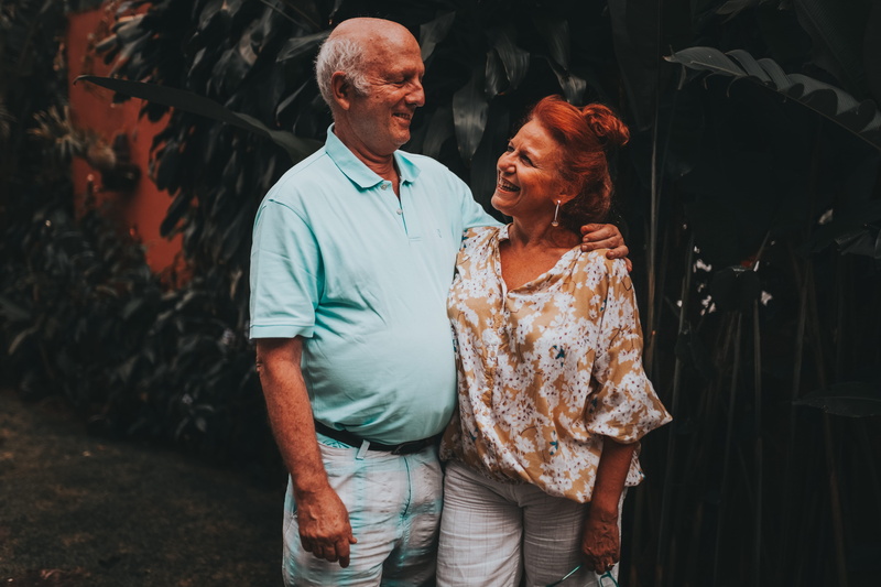 emotion, senior men, positive emotion, 5K, casual clothing, men, arm around, standing, romantic, couple - relationship, senior adult, man, togetherness
