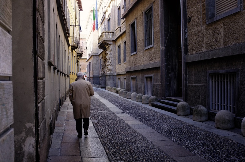 italy, milan, near, building, building exterior, person, men, lifestyles, real people, alley, 4K, buildings, warm clothing, architecture, adult, the way forward