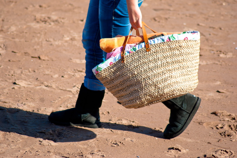 container, Towel, Beach, lifestyles, nature, Cane, low section, one person, focus on foreground, people, shadow, outdoors, day, holding, sunlight, basket