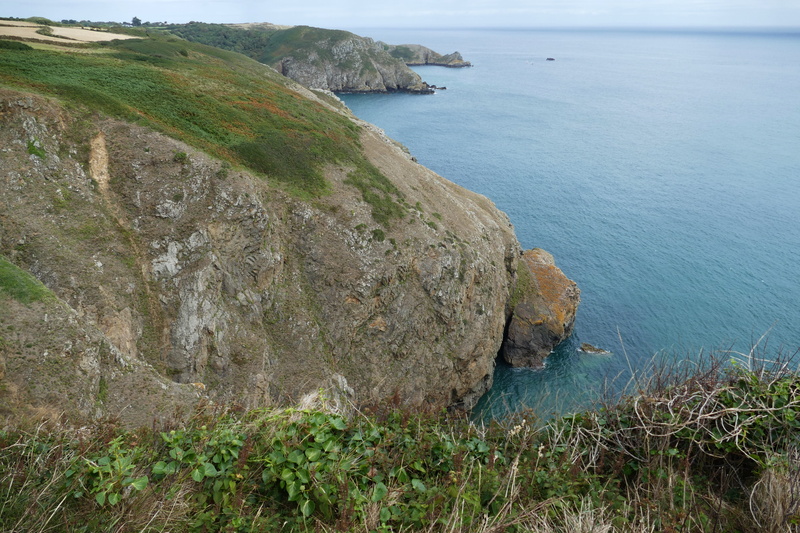 sark, land, coast, channel islands, rock, eroded, water, landscape, beach, 5K, rock formation, solid, day, rocky coastline, island, cliff, tranquil scene