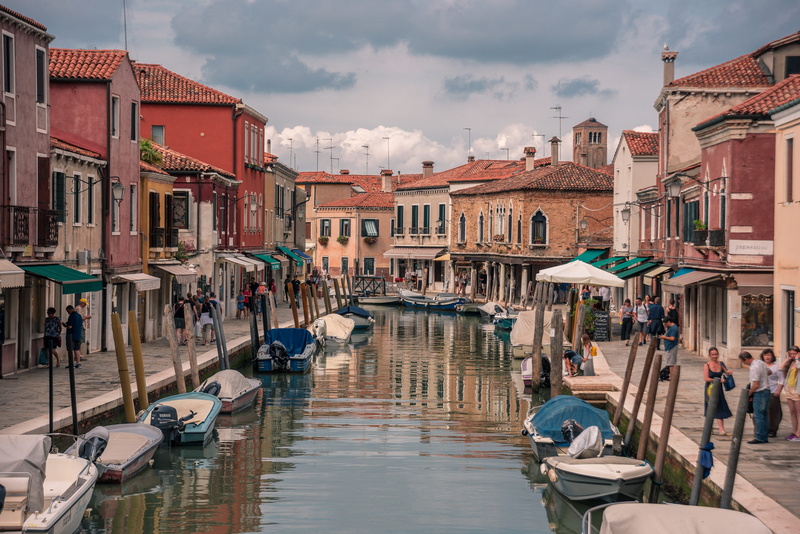 adult, europe, tourism, architecture, murano, 5K, landscape, canal, summer, water, real people, outdoors, men, nature, group of people, transportation