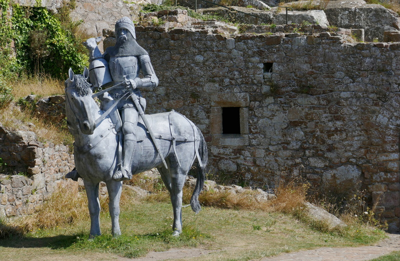 animal, statue, building exterior, no people, day, island of jersey, outdoors, riding, united kingdom, castle, domestic, near, jersey, gorey, one animal