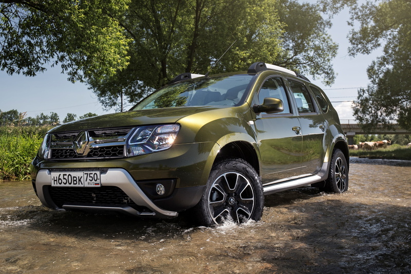 shiny, sunlight, day, crossover Utility Vehicle, front View, outdoors, off-Road Vehicle, suv, transportation, road, car, hatchback, mode of Transport, editorial