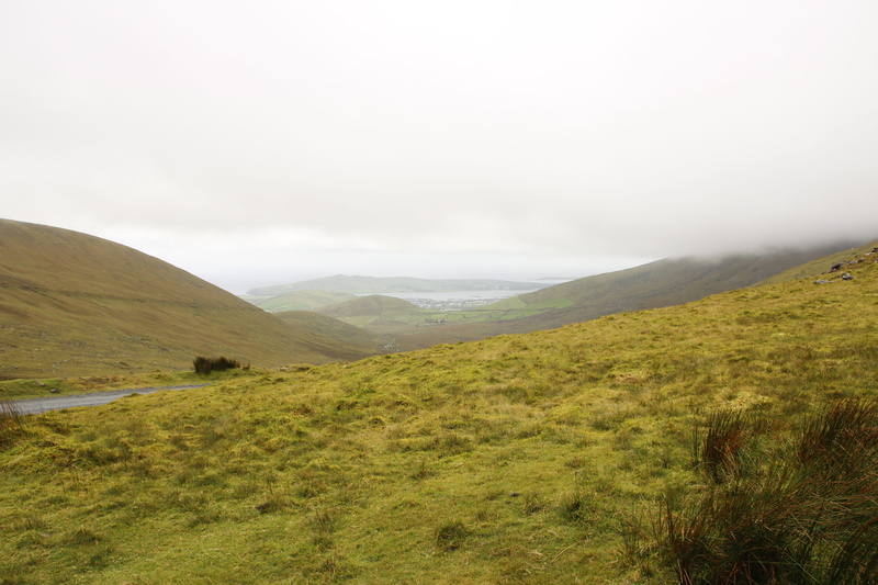 field, fog, rolling landscape, sky, land, plant, 5K, slope, grass, environment, ireland, landscape, countryside, day, explore, dingle, idyllic, scenics - nature