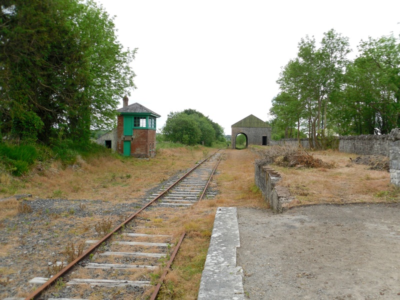day, railroad track, built structure, outdoors, building exterior, sky, clear sky, transportation, county galway, 2K, abandoned railway station, ballyglunin railway station