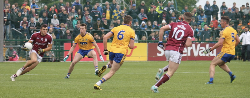 competition, men, damien comer, gaelic football, sport, galway, athlete, competitive sport, playing, roscommon, match - sport, people, ball, team sport