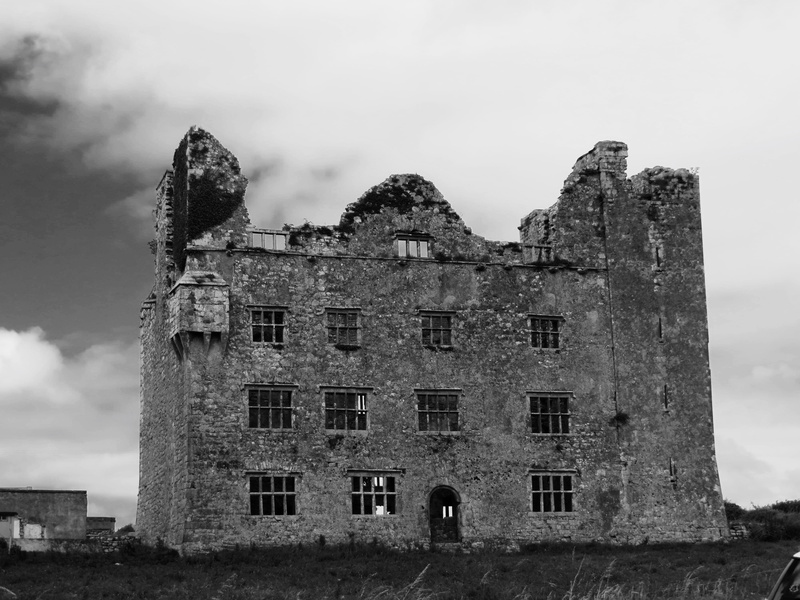 deterioration, 4K, europe, abandoned, the past, window, old, built structure, castle, building exterior, old ruin, history, ruin, cloud - sky, black and white