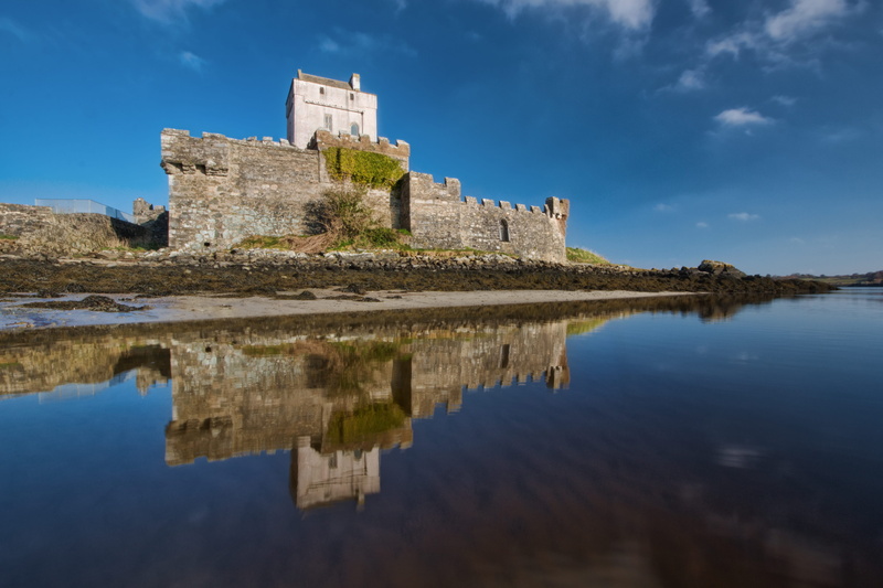 landscape, nature, body, landmark, blue skies, no people, built structure, travel destinations, historical, water, old ruin, doe castle, history, photo