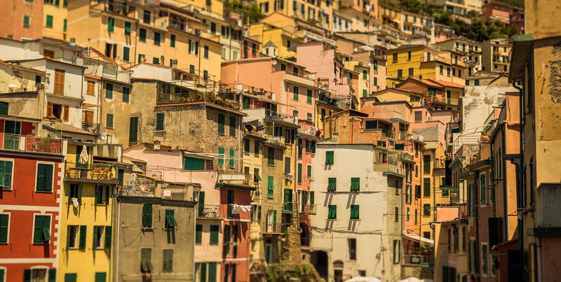 house, day, parco nazionale delle cinque terre, riomaggiore, built structure, nature, building exterior, architecture, residential district, balcony, village