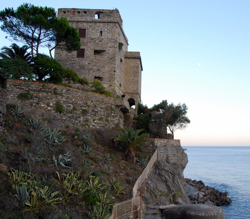 building, italy, day, liguria, built structure, cliff, plant, outdoors, old, nature, building exterior, tranquility, clear sky, architecture, 2K, no people