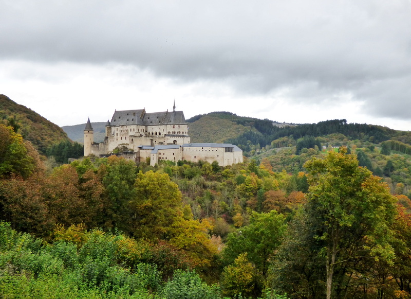 building, travel, architecture, cloud - sky, Vianden, scenics - nature, 4K, built structure, growth, green color, day, nature, mountain, no people, environment