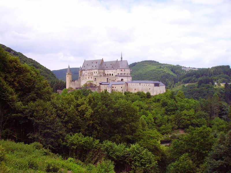 no people, vianden, green color, cloud - sky, the past, architecture, day, outdoors, travel destinations, building, growth, plant, mountain, 2K, built structure