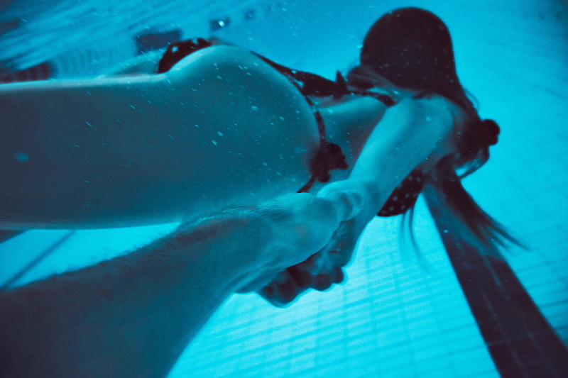 sea, positive emotion, human, girl, men, blue, togetherness, nature, underwater, leisure activity, under, people, males, water, trip, swimwear, 1080P