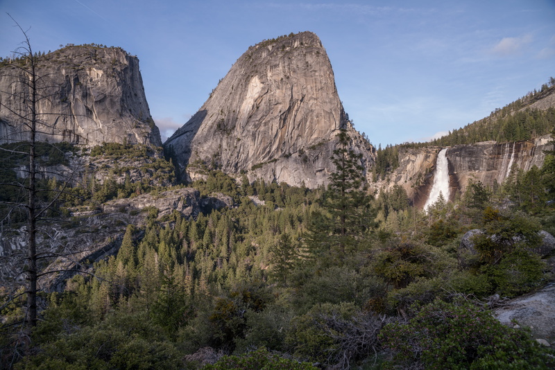 america, mountain range, tranquility, beauty in nature, water fall, mountain, eroded, geology, yosemite, scenics - nature, park, day, national park, plant