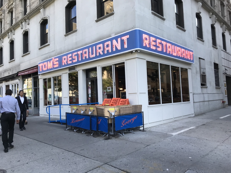 782 washington ave, real people, day, sidewalk, business, outdoors, people, united states, 4K, built structure, men, text, retail, street, western script
