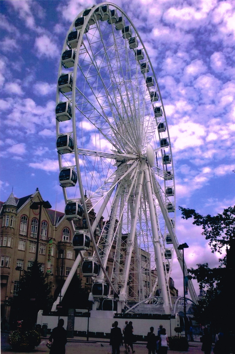 scenic, architecture, fairground, arts culture and entertainment, Yorkshire, tourism, day, large, cloud - sky, Ferris Wheel, pleasure, Sheffield, built structure