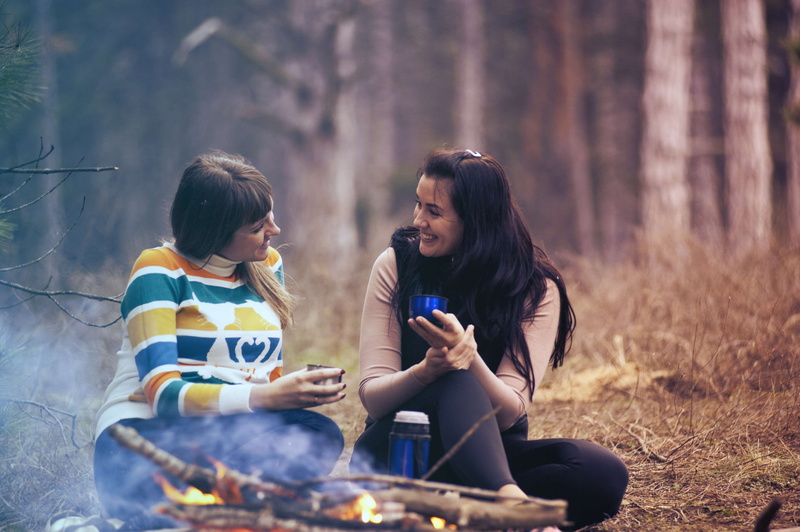 summ, casual clothing, adult, friendship, camping, bonfire, smiling, child, two people, drink, enjoyment, 4K, land, women, nature, happiness, sitting