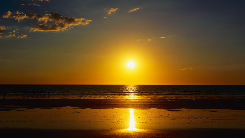 beach, idyllic, dawn, tranquil Scene, horizon Over Water, yellow, horizon, camels, coastline, gold Colored, sunlight, land, scenics, orange Color, sun