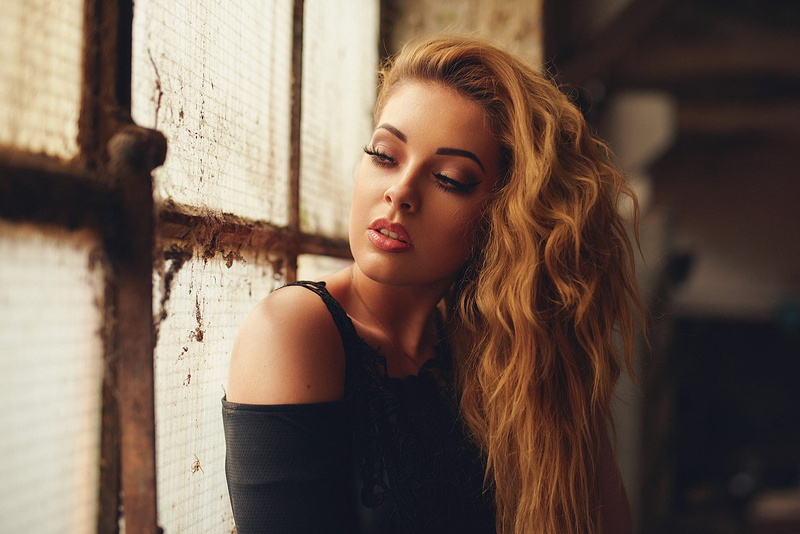 eyeliner, 1080P, warm colors, black clothing, brown eyes, portrait, women, Steffanie Madelaine Escobar, face, long hair, eyeshadow, tanned, looking away