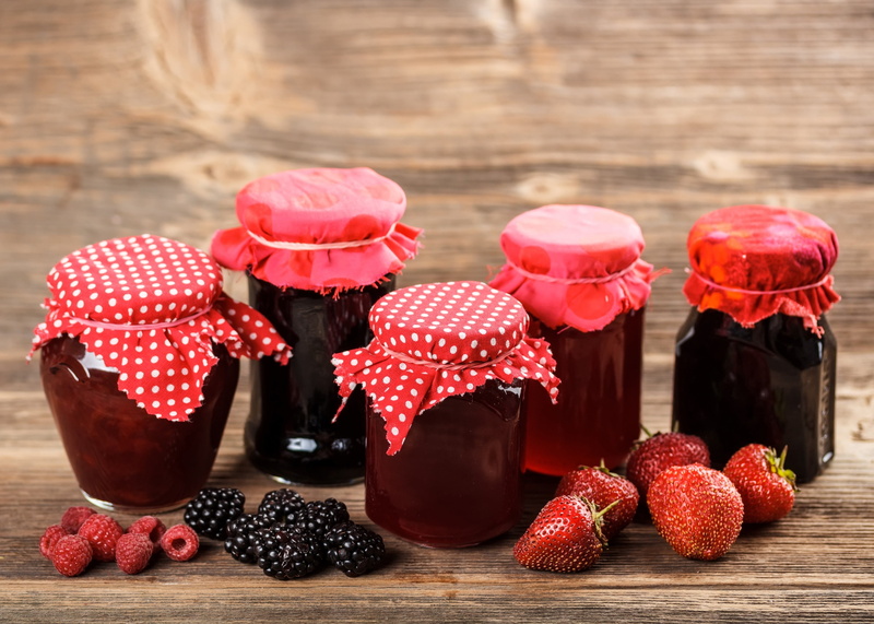 4K, strawberry, container, focus on foreground, no people, jam 4k hq desktop free download, wood - material, freshness, sweet food, close-up