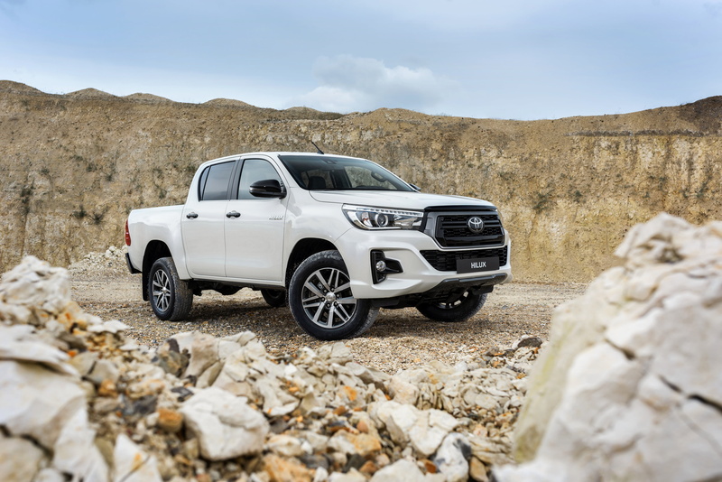4K, White Car, Toyota, Car, Vehicle, Pickup, Toyota Hilux