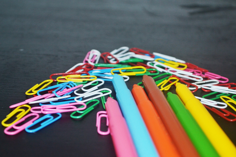 large group of objects, group of objects, multi colored, artwork, 4K, stack, studio shot, clip, indoors, variation, order, drawing, choice, gray, paper clip