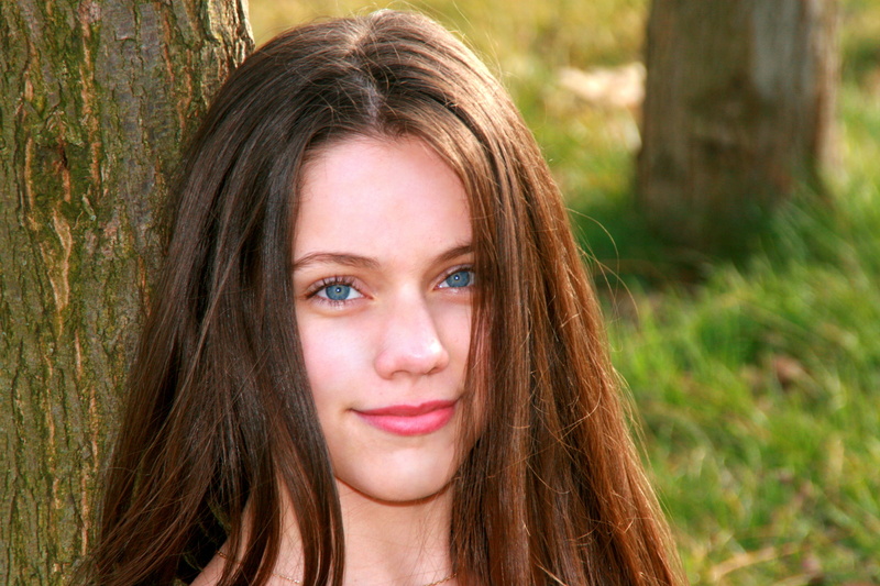 looking at camera, beautiful, headshot, beautiful woman, females, one Person, adult, girl, body part, nice, portrait, women, outdoors, tree, teenager, front view