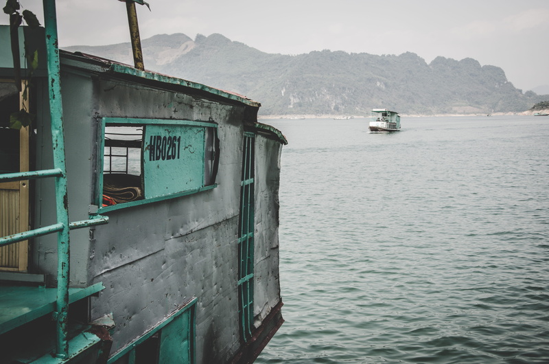 text, architecture, mood, 4K, hoa binh, mode of transportation, nautical vessel, no people, communication, non-urban scene, vietnam, ship, sky, day, transportation