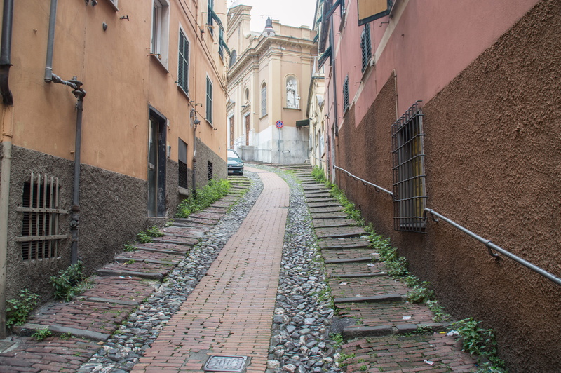 nature, day, residential district, architecture, building exterior, passage way, long, 5K, streets, building, diminishing perspective, window, steps, railroad track