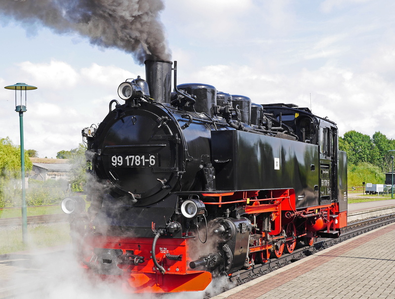 railway station, narrow gauge railway, nature, rügen, steam railway, day, five coupler, transportation, public transportation, outdoors, platform, rank