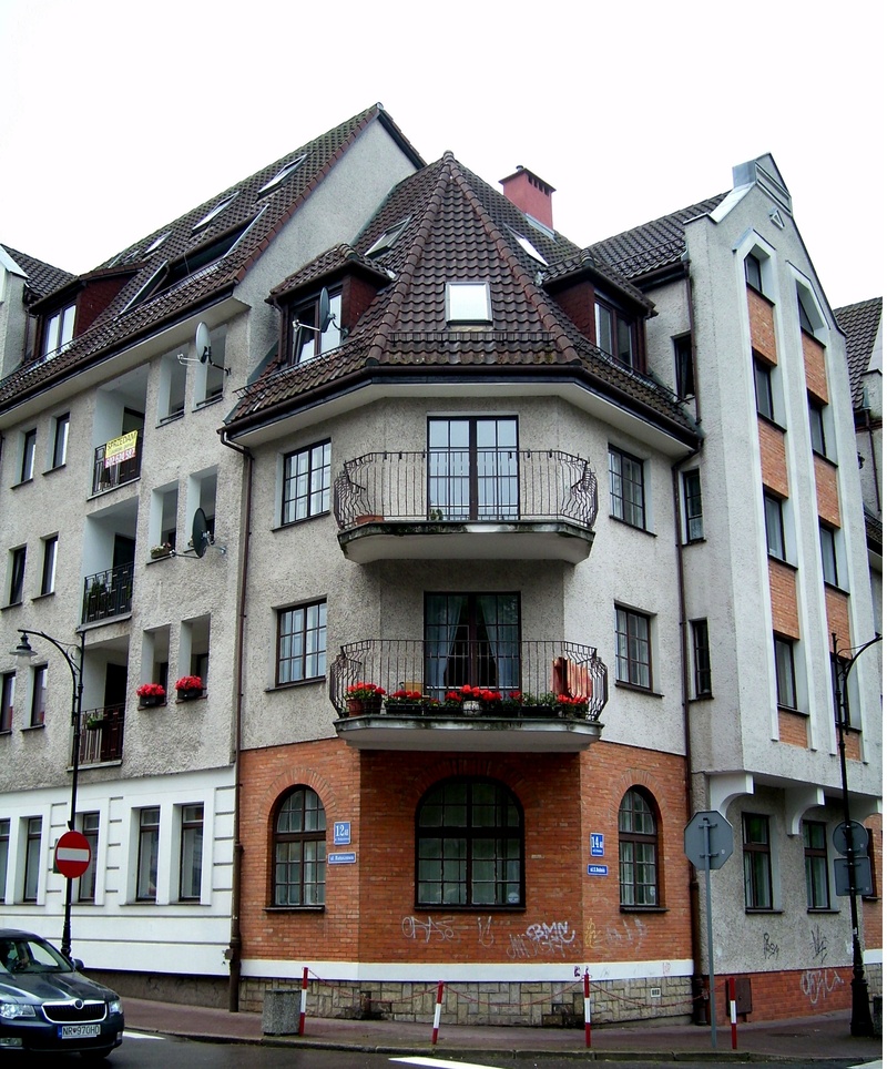 row house, balcony, apartment, window, railing, architecture, building Exterior, sky, outdoors, kolobrzeg, city, urban Scene, house, old town, no people