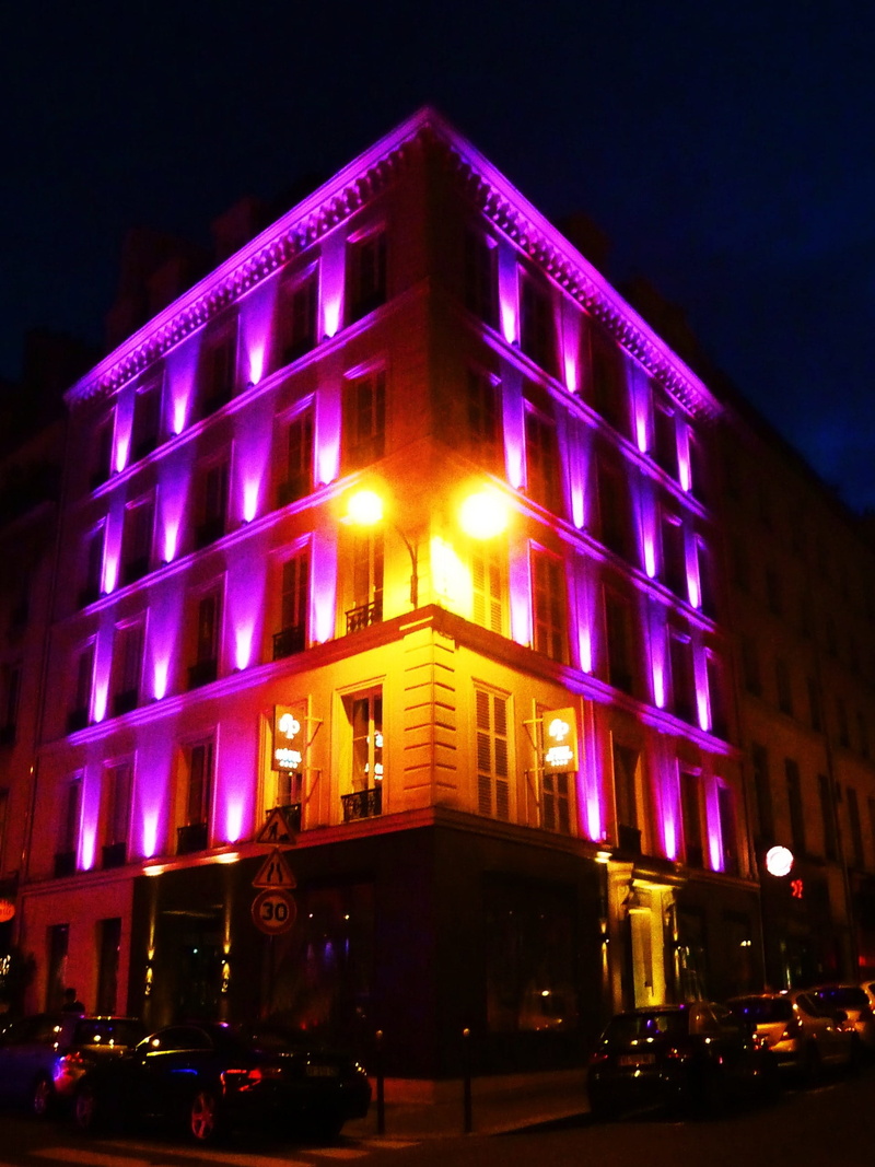 mode of transportation, low angle view, building, france, transportation, Paris, illuminated, Stadtmitte, building exterior, Night, built structure, motion