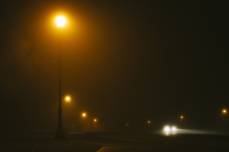 headlight, noir, street light, cloudy, lighting equipment, mood, transportation, moon, city, darkness, copy space, 5K, no people, dark, outdoors, sky