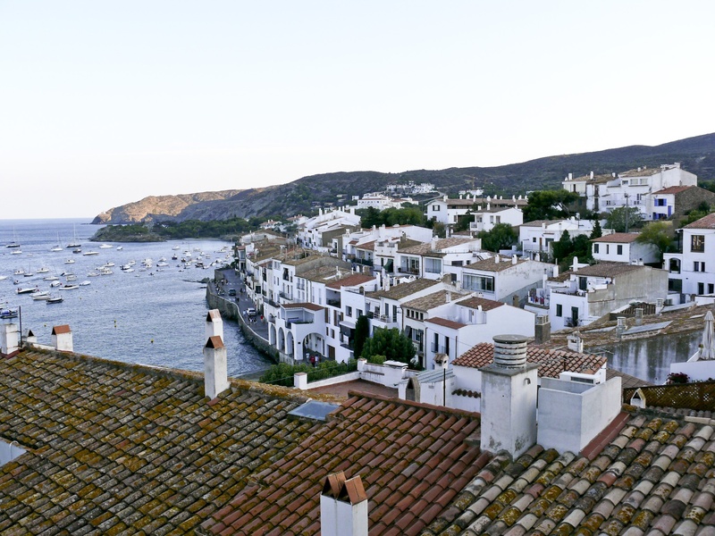 1080P, town, city, day, residential district, mountain, sea, horizon over water, landscape, cadaqués, outdoors, roof, costa brava, beach, water, clear sky