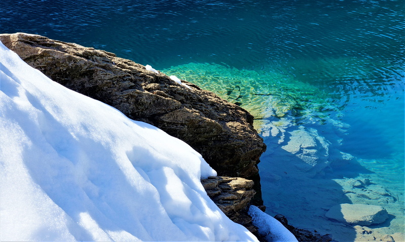 rest, rock, caumasee, tranquil scene, sea, 4K, landscape, still water, sunlight, bank, nature, idyllic, clear water, lake, flims, rock formation, snow