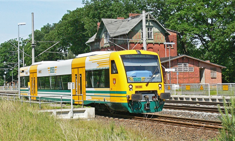 yellow, bez, train - vehicle, public transportation, transport, railway station, architecture, no people, railway, train, nature, rail- cars, private railway