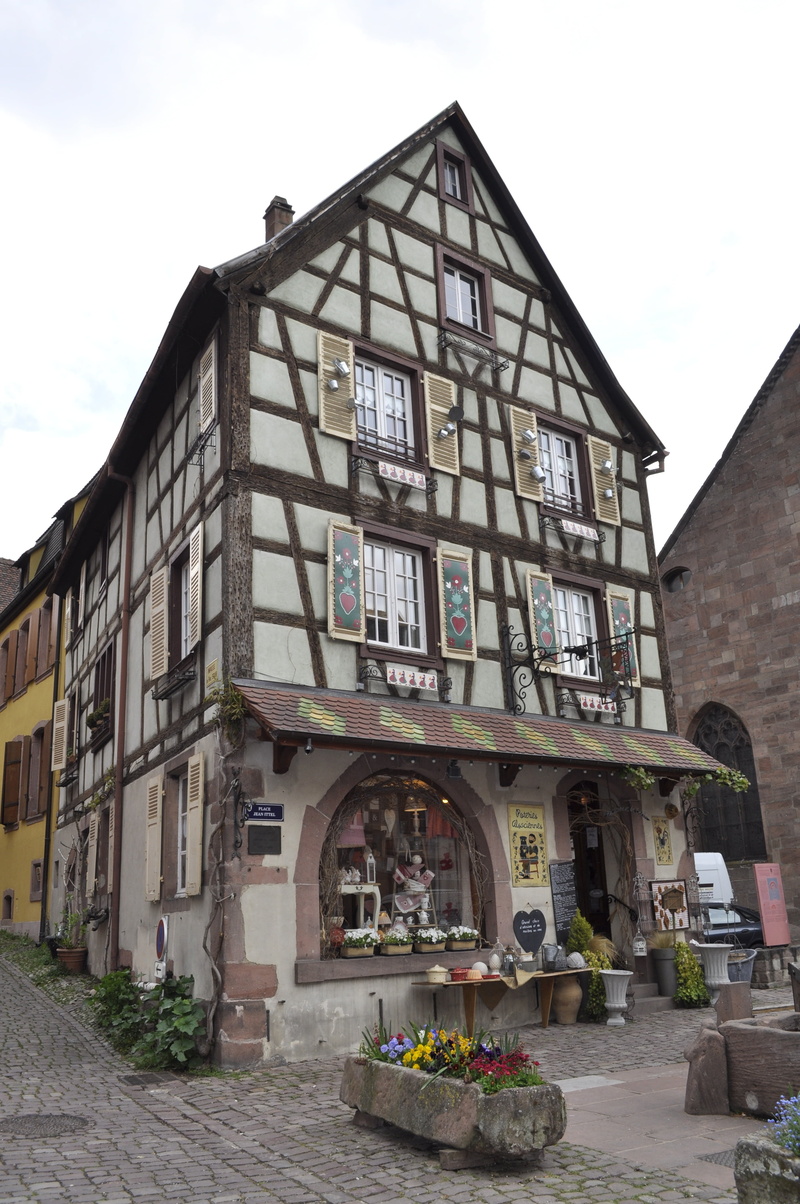 religion, outdoors, architecture, facade, building, 4K, plant, sky, arch, flower, kaysersberg, house, no people, potted plant, nature, city, built structure