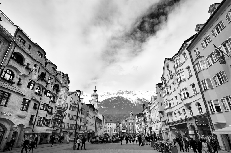 tyrol, incidental people, women, city, architecture, lifestyles, large group of people, crowd, 5K, austria, cityscape, residential district, outdoors