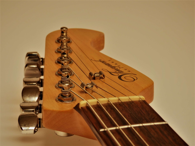 pop, music, single object, still life, guitar neck, eddy, rock music, metal, guitar head, acoustic guitar, no people, web, guitar federal, guitar, strings
