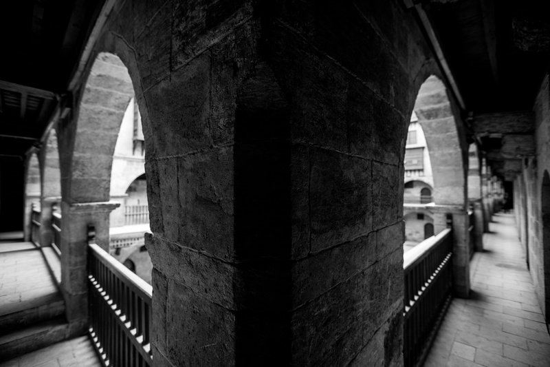 railing, direction, colonnade, history, old, no people, art, indoors, the past, arcade, bridge - man made structure, day, built structure, architectural column