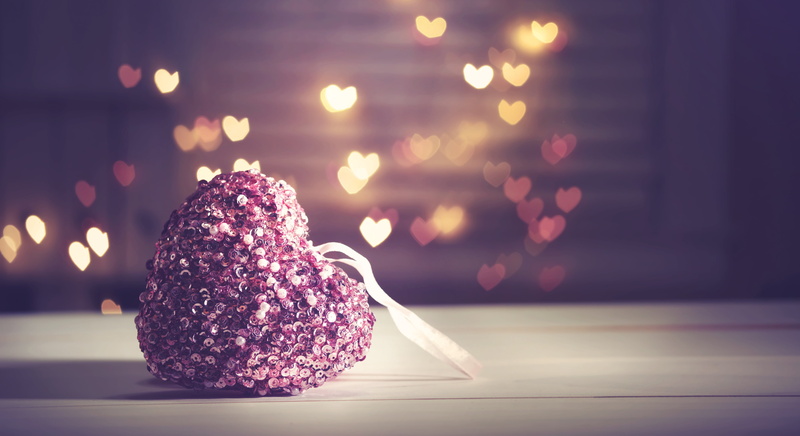 nature, freshness, focus on foreground, heart, sweet food, bokeh, temptation, indulgence, food, table, romantic, close-up, purple, sweet, still life, christmas